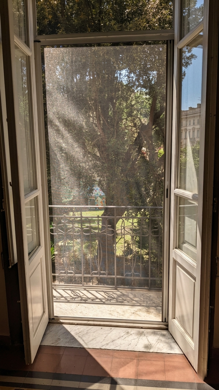 Zanzariera applicata a lucernario sul tetto