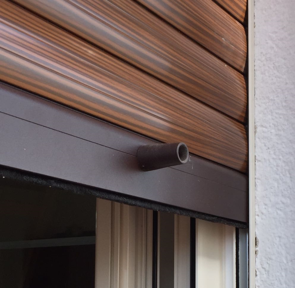 Serranda avvolgibile coibentata installata su box auto